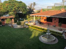 Un oasis de tranquilidad y diversión familiar, hotel in Yautepec