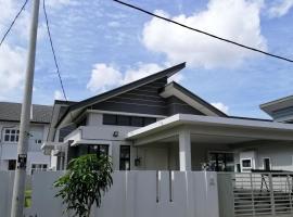 UmarHarraz Homestay#Malay Family Staycation#PEACEFUL AND SPACIOUS, self catering accommodation in Melaka