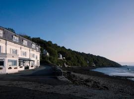 Gazelle Hotel, beach hotel in Menai Bridge