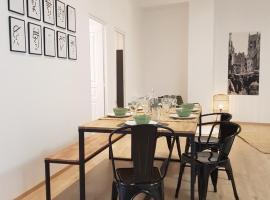 Grand appartement, 3 chambres, centre de Dieppe, hotel v mestu Dieppe