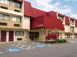 Red Roof Inn Cleveland Airport - Middleburg Heights, motel u gradu Midlberg Hajts