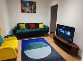 Garland Stylish Apartment 2 In Greater London