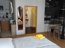 Pension und Gästehaus Paffrath, hotel v destinaci Großbrembach