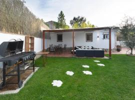 Detached villa for 6 People in Lloret de Mar, hotel with parking in Puigventos