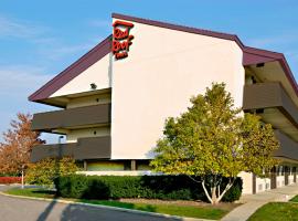 Red Roof Inn Asheville - Biltmore West, viešbutis mieste Ašvilis, netoliese – The Bender Gallery