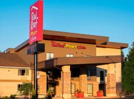 Red Roof Inn PLUS+ & Suites Malone，Malone的飯店