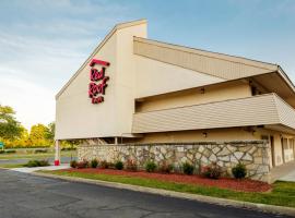 Red Roof Inn Columbus West - Hilliard, pet-friendly hotel in New Rome