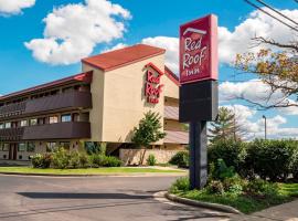 Red Roof Inn Cincinnati - Sharonville: Sharonville şehrinde bir motel