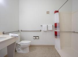 Red Roof Inn & Suites Indianapolis Airport: Indianapolis şehrinde bir otel