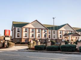 Red Roof PLUS+ & Suites Atlanta Airport South, hotel v oblasti College Park, Atlanta