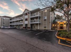 HomeTowne Studios by Red Roof Orlando - Casselberry, Hotel in Orlando
