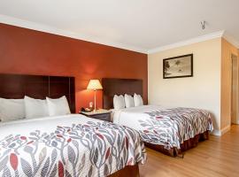 Red Roof Inn & Suites Monterey, мотель в Монтерее