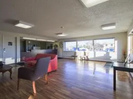 HomeTowne Studios by Red Roof Denver - Lakewood West