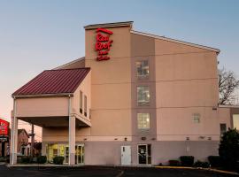Red Roof Inn & Suites Philadelphia - Bellmawr, accessible hotel in Bellmawr