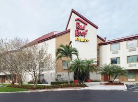 Red Roof Inn PLUS+ West Palm Beach, hotelli kohteessa West Palm Beach