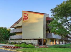 Red Roof Inn PLUS+ Washington DC - Oxon Hill, hotel blizu aerodroma Andrews Air Force Base - ADW, Okson Hil