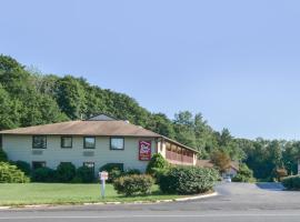 Red Roof Inn PLUS+ & Suites Guilford, hotel perto de Tweed-New Haven Airport - HVN, Guilford