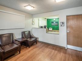 HomeTowne Studios by Red Roof Spokane - Valley, Hotel in Spokane Valley
