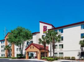 Red Roof Inn PLUS + Gainesville, hotel v mestu Gainesville