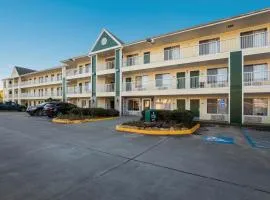 HomeTowne Studios by Red Roof Lake Charles - Sulphur