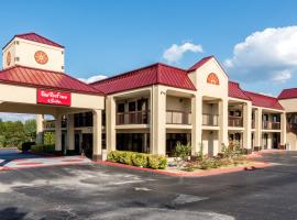 Red Roof Inn & Suites Clinton, TN, hotel with pools in Clinton