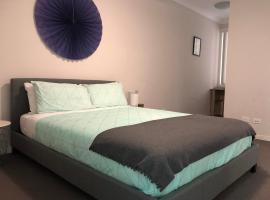 Enjoyable Holiday Home For Group Six, апартаменти у місті Waitara