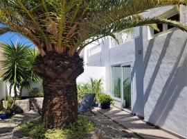 Casa La Palmera - Holiday house close to the beach, hotel with parking in Arguineguín