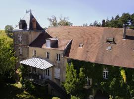 Gîte 2 du Château de Feschaux, casa vacacional en Villeneuve-sous-Pymont