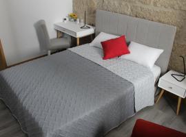 ALOJAMENTO GIRASSOL - Guest House - Quarto com casa de banho privativa, Hotel in Castelo Branco