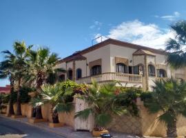 Kotedža 5 bedroom holiday Villa Yasmine, perfect for family holidays, near beaches pilsētā Salē