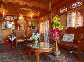 Houseboat New Suzan