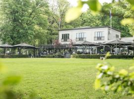 Hotel Restaurant De Wolfsberg: Groesbeek şehrinde bir otel