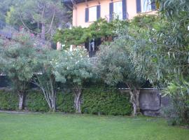 Villa Nina Relais Boutique B&B: Carate Urio'da bir plaj oteli