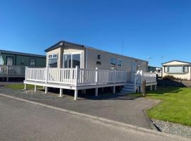 37 Bay View Oceans Edge by Waterside Holiday Lodges, glamping site in Lancaster