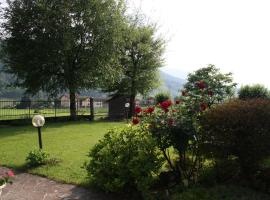 Casa vacanze in campagna: Clusone'de bir ucuz otel