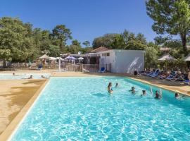 Domaine Résidentiel de Plein Air Odalys Monplaisir, hotel v destinácii Saint-Trojan-les-Bains