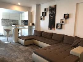 Luxury Westpark 2 Residence Lake View W6, spa hotel in Bucharest