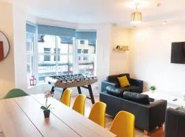 Apartment up to 9 close to Centre, big TV and WiFi