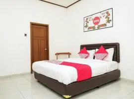 Super OYO 353 Loesje Guest House Syariah