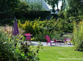 Au Jardin des Deux Ponts, romantic hotel in Abbeville