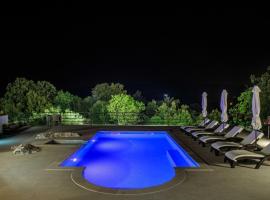 Brand new countryside villa with heated pool 30 min from the coast, villa i Vrkići