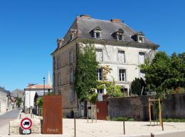 Le Voltaire, B&B in Airvault