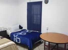 Habitaciones-cómodas-aire-wifi-tv-cerca de playa-!!excelente precio ii, hotel pantai di Manzanillo