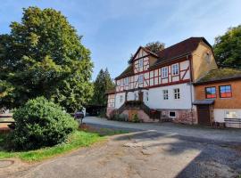 Ferienwohnung auf idyllischen Gestüt auf historischen Gutshof in Hessen, cheap hotel in Bad Hersfeld