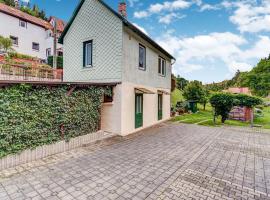 Holiday home with garden – dom wakacyjny w mieście Langenbach