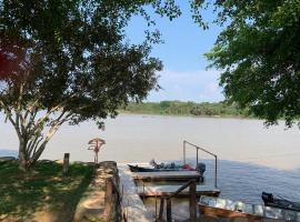 Pousada Camping Casas Porto Jofre Pantanal, hotel en Poconé