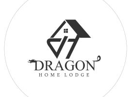 Dragon Home Lodge, hotel com estacionamento em Mae Sot