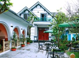 The Mountain View Homestay – hotel z parkingiem w mieście Văn Ha