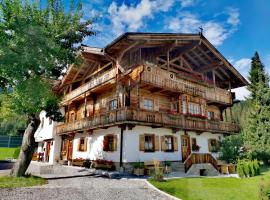 Haus Dirol, hotel perto de Fleckalmbahn, Kirchberg in Tirol