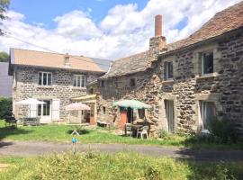 Gîte des Infruits, hotel bajet di Les Estables